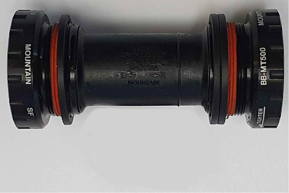 Stredové misky s ložiskami Shimano BBMT501B BSA